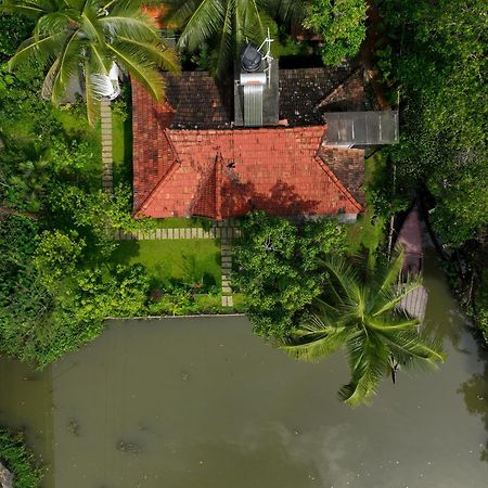Gasthaus Little Chembaka Kumarakom Exterior foto