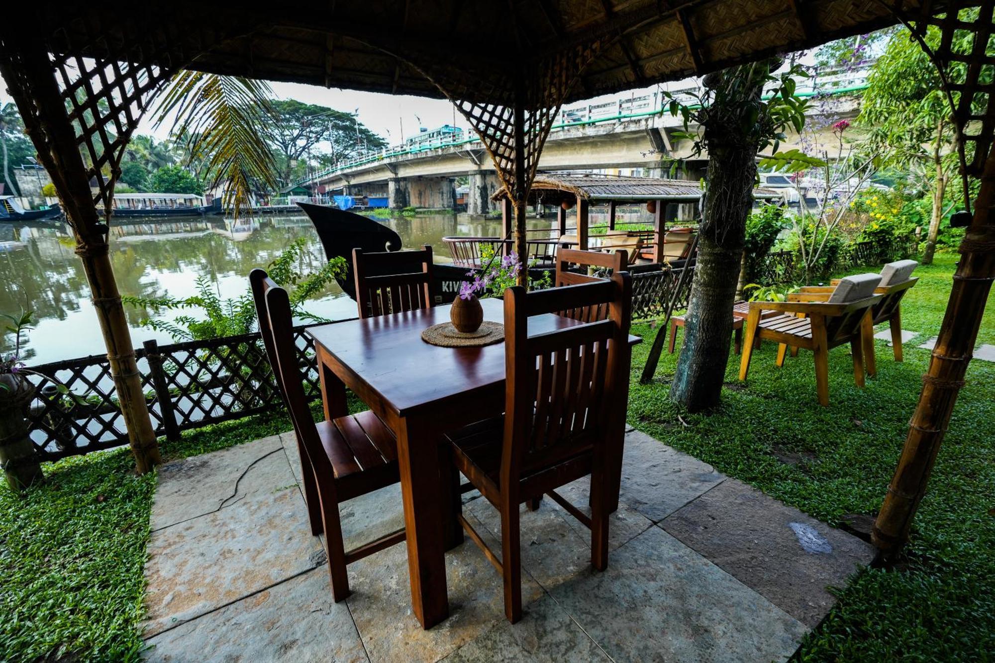 Gasthaus Little Chembaka Kumarakom Exterior foto